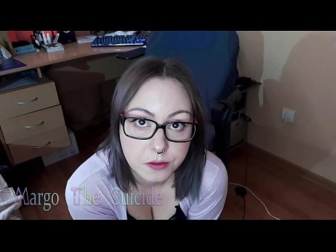 ❤️ Sexet pige med briller sutter Dildo dybt på kamera ❤️❌  Sex at da.porn-mz.ru ❌️